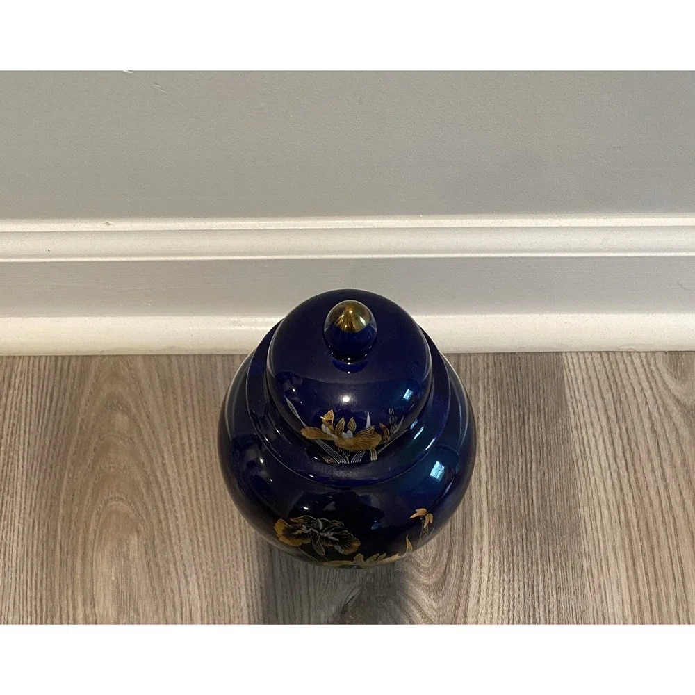 Vintage Blue Ginger Jar 8.5